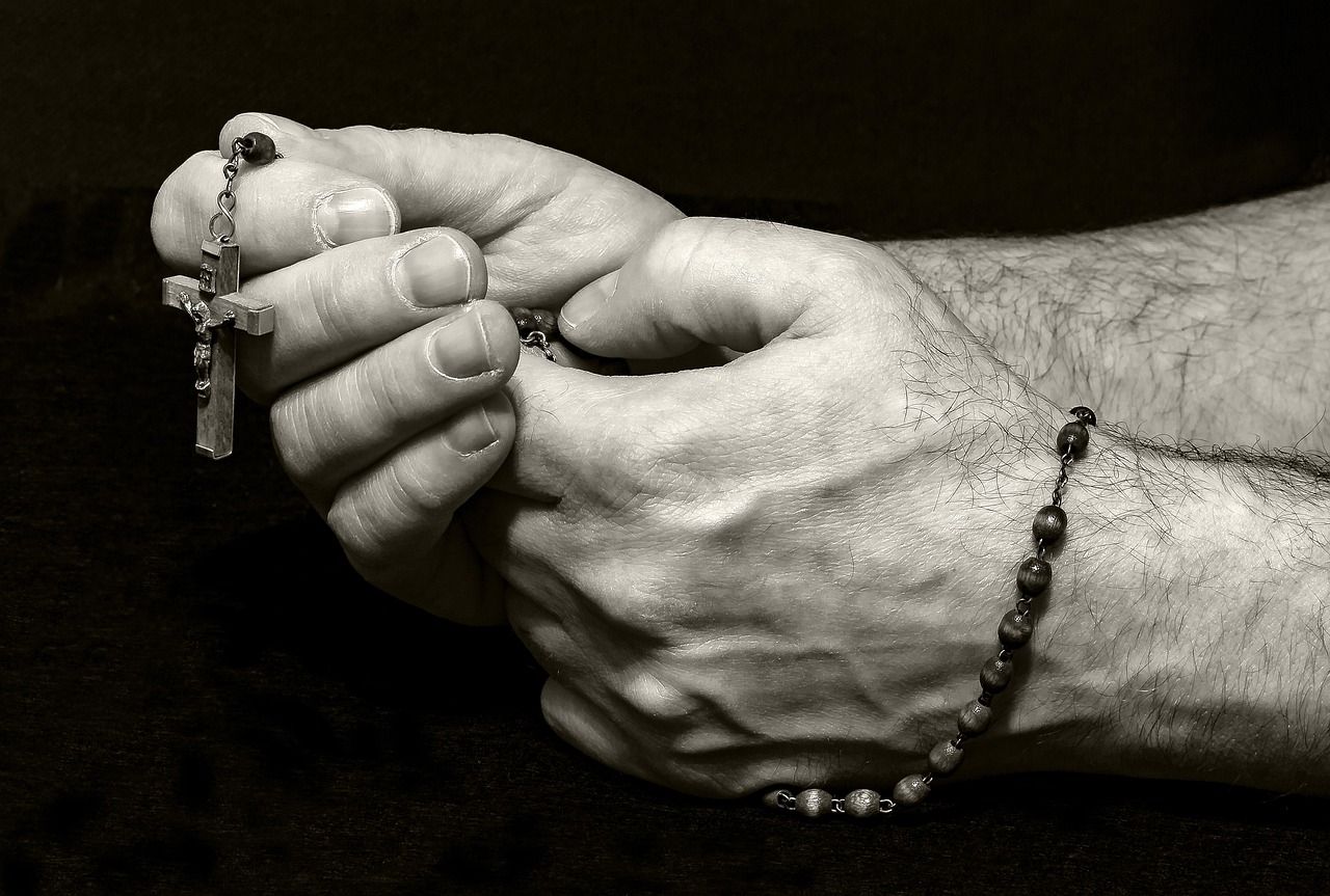 Praying The Rosary in the Battle Against Evil
